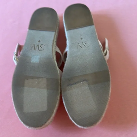 New Stuart Weitzman Canvas shoes. Size 7. Light pink. - Picture 8 of 8